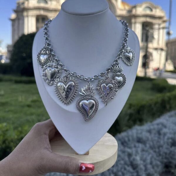 Vintage Religious Multiple Sacred Heart Pendant Necklace Hot Sale In Europe and America - Image 3